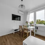 Mokotow - Balcony, Ac, Tram&bus Nearby - By Rentujemy Lejlighed Warszawa