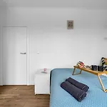 Mokotow - Balcony, Ac, Tram&bus Nearby - By Rentujemy Lejlighed