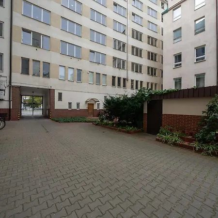 Mokotow - Balcony, Ac, Tram&bus Nearby - By Rentujemy *