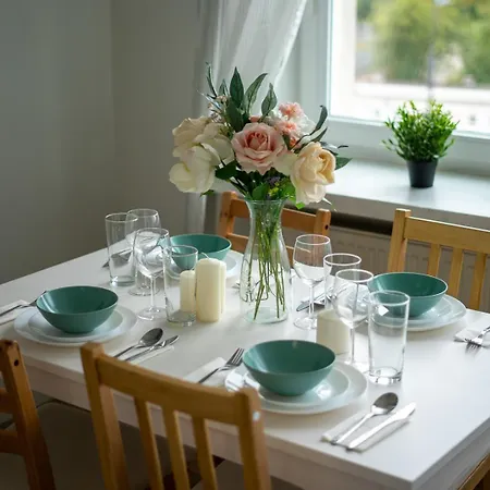 Mokotow - Balcony, Ac, Tram&bus Nearby - By Rentujemy شقة *